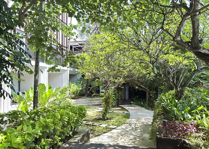 Hotel The Lerina 4*